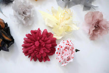 LOT #88 bundle job lot of brooch flowers
