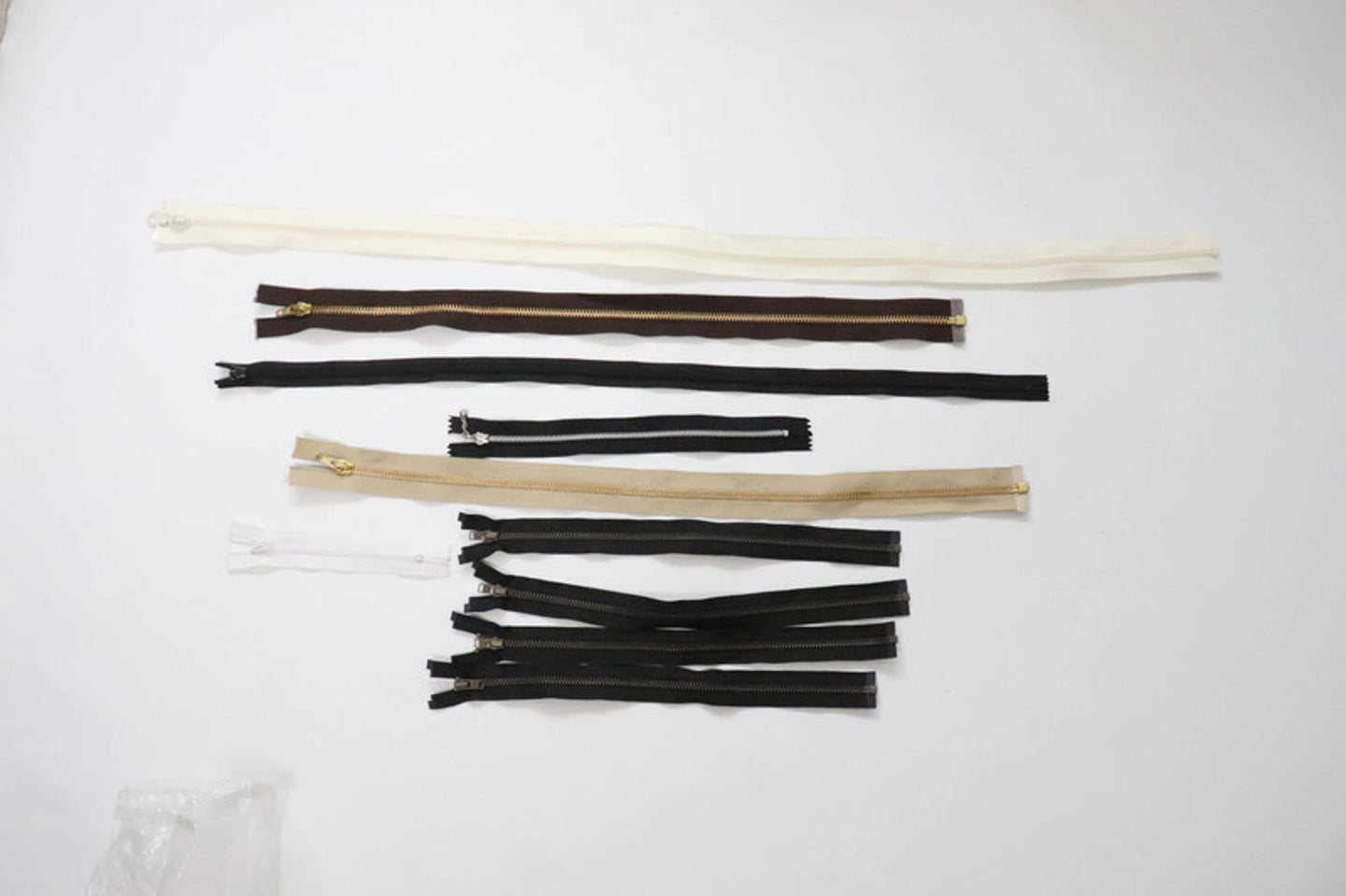 LOT#62 Bundle x 10 job lot zips   variety of lengths, open,closed, invisible
