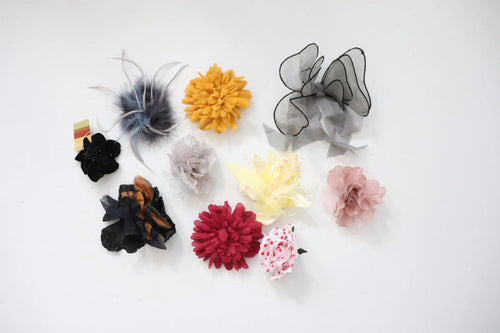LOT #88 bundle job lot of brooch flowers