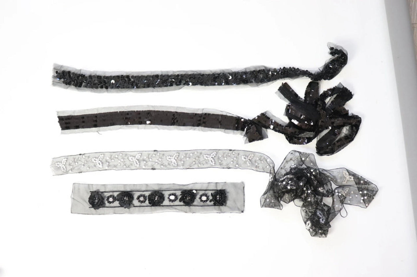 LOT #29 bundle x 4 beaded/ sequin trim.