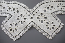 cream/ natural lace neckline trim - craft clearout