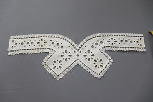 cream/ natural lace neckline trim - craft clearout