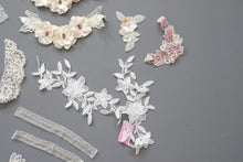 LOT #16 bundle job lot lace trims, collars